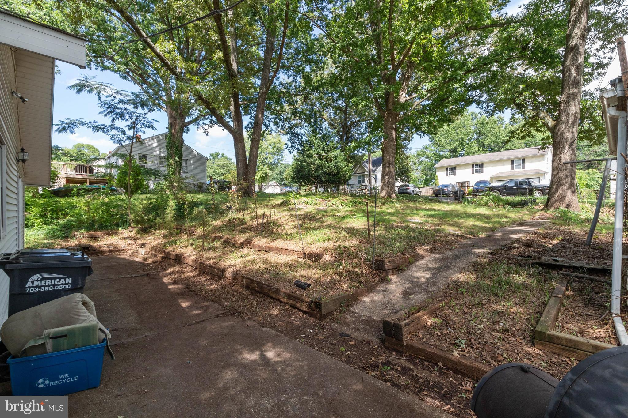 18617 Triangle Street Triangle, VA 22172 - Photo 27 of 30 back yard