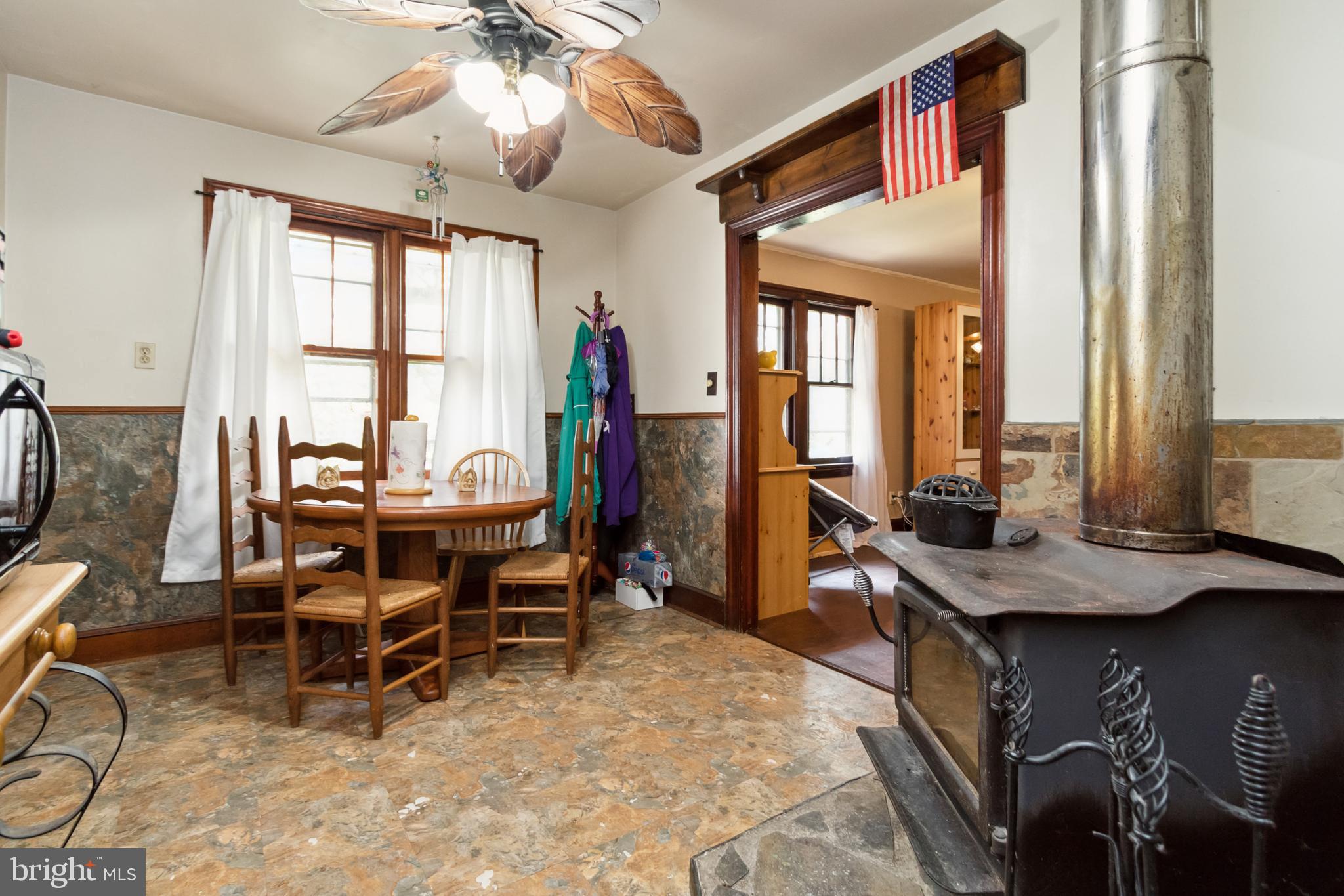 18617 Triangle Street Triangle, VA 22172 - Photo 10 of 30 Dining room