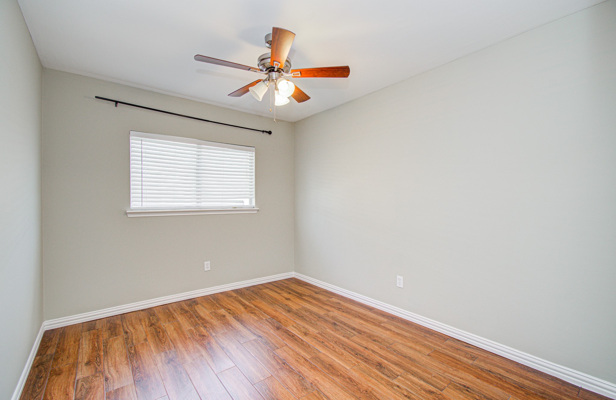 10546 Rippling Fields Drive Houston, TX 77064 - Photo 23 of 31 Secondary Bedroom 2
