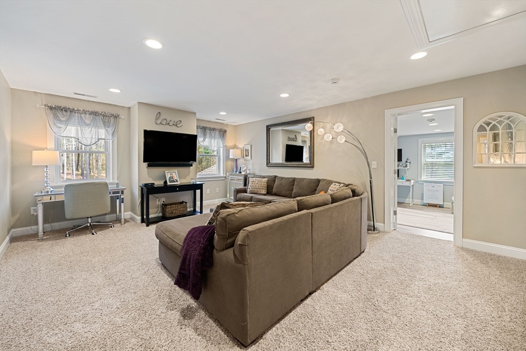 99 Red Gate Road Tyngsborough, MA 01879 - Photo 29 of 40 Gallery Image 29