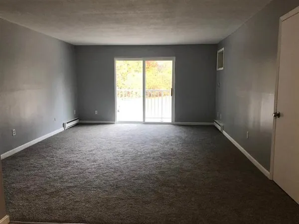 $1,700 | 156 L Capitol Hill Drive, Londonderry, NH 03053