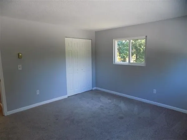 $1,700 | 156 L Capitol Hill Drive, Londonderry, NH 03053