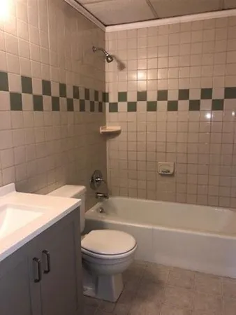 $1,700 | 156 L Capitol Hill Drive, Londonderry, NH 03053