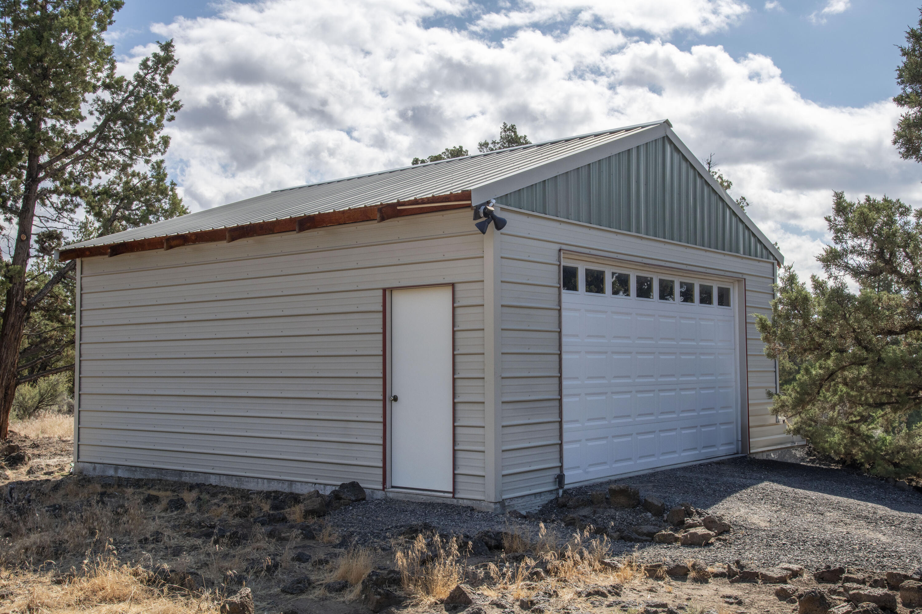 64401 Deschutes Market Road Bend, OR 97701 - Photo 19 of 37 64401 Deschutes Market Rd - 19