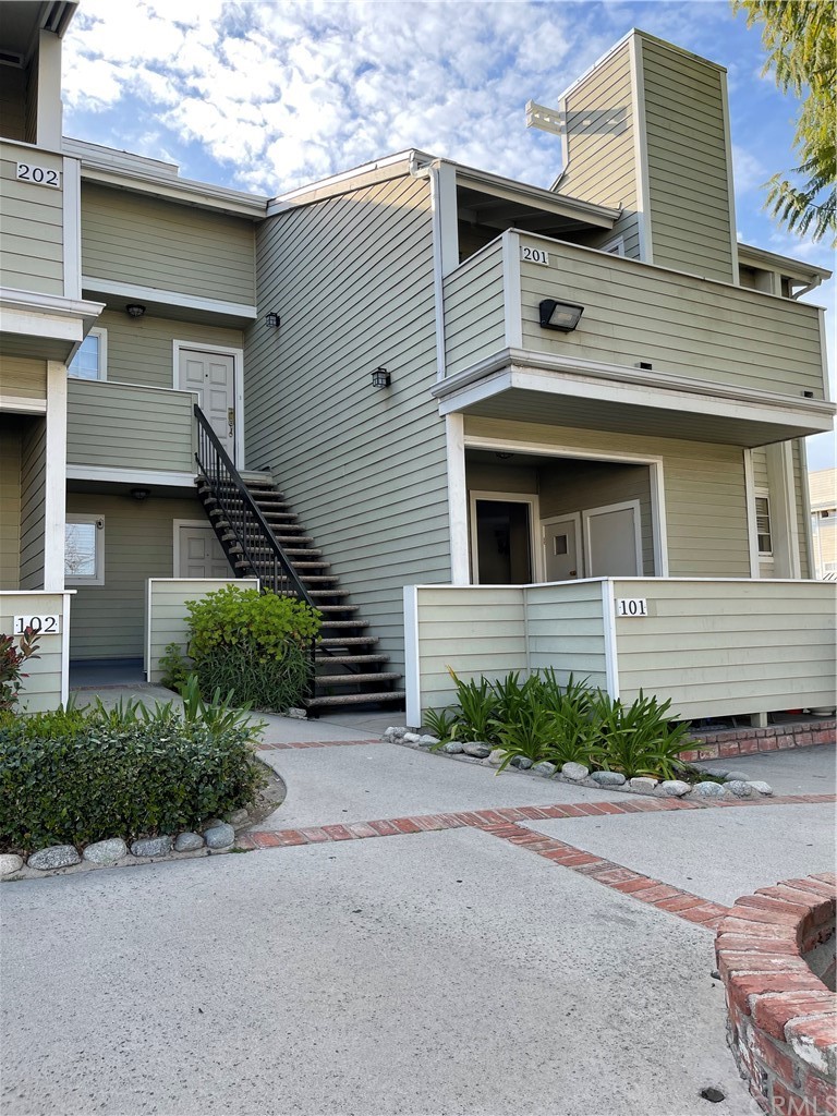 Building Location street Side