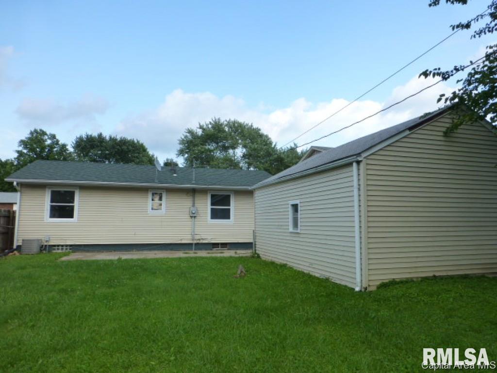 1831 Fairfield Drive Springfield, IL 62702 - Photo 16 of 17 Gallery Image 16