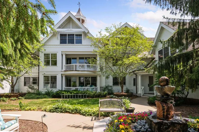 $599,900 | 205 Mill Street, Unit S205, Excelsior, MN 55331