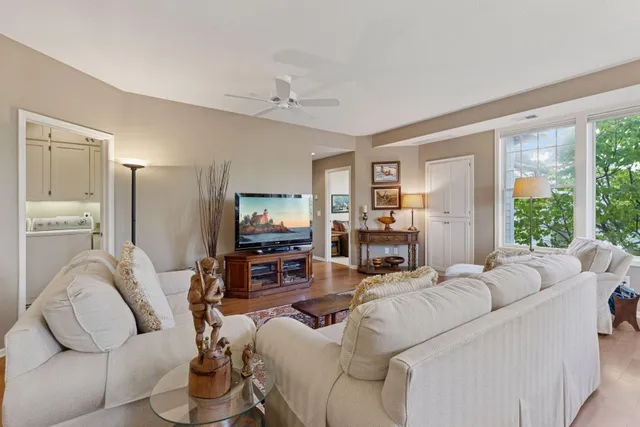 $599,900 | 205 Mill Street, Unit S205, Excelsior, MN 55331