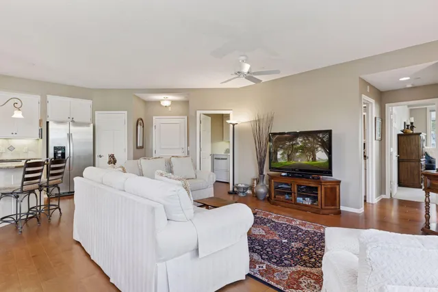 $599,900 | 205 Mill Street, Unit S205, Excelsior, MN 55331