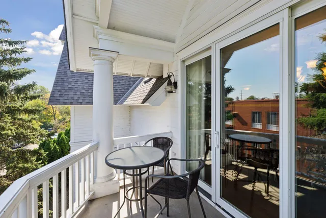 $599,900 | 205 Mill Street, Unit S205, Excelsior, MN 55331