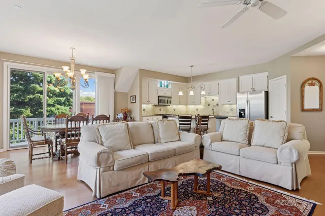 $599,900 | 205 Mill Street, Unit S205, Excelsior, MN 55331