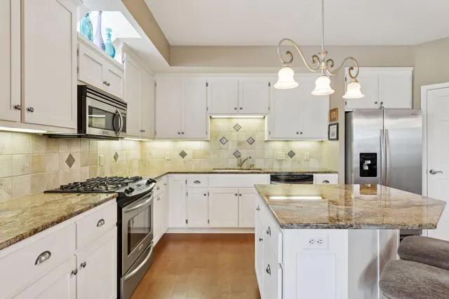 $599,900 | 205 Mill Street, Unit S205, Excelsior, MN 55331