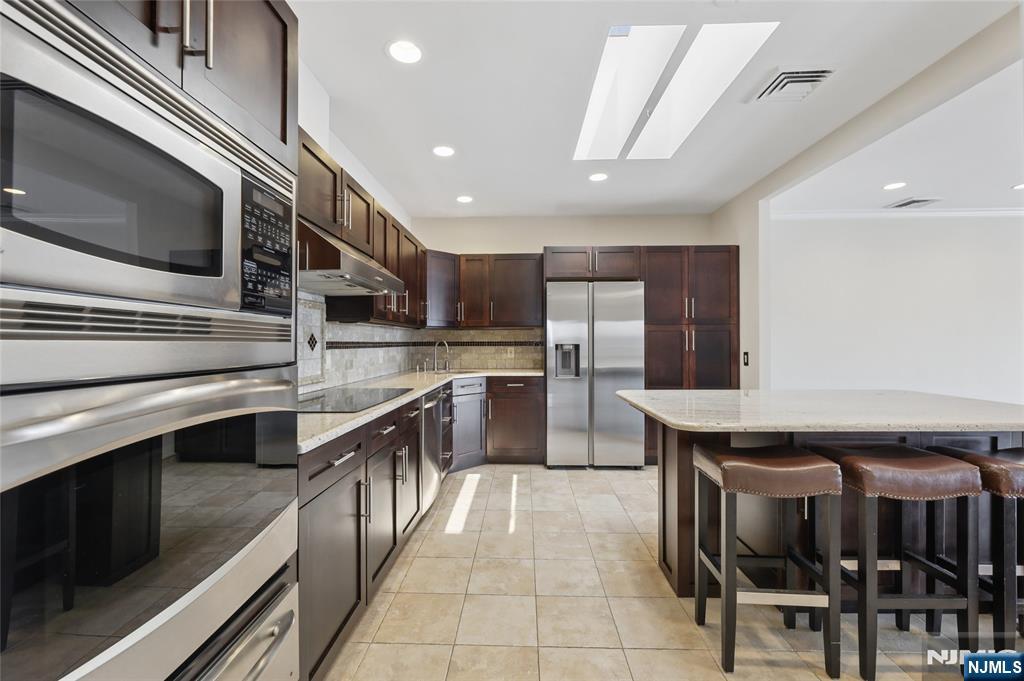 300 Gorge Road, Unit 57 Cliffside Park, NJ 07010 - Photo 7 of 31