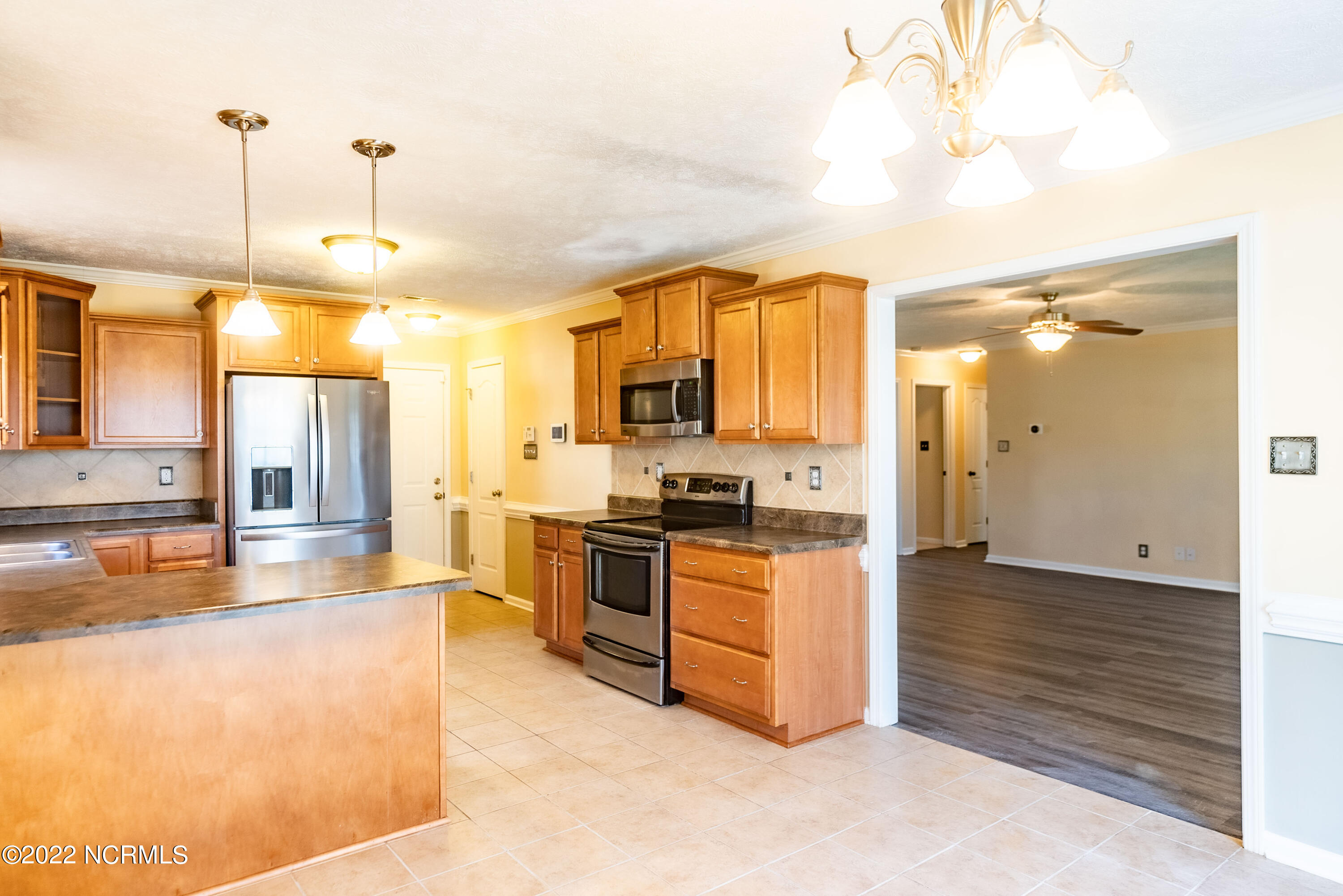 389 Livingston Drive Raeford, NC 28376 - Photo 11 of 37 Kitchen