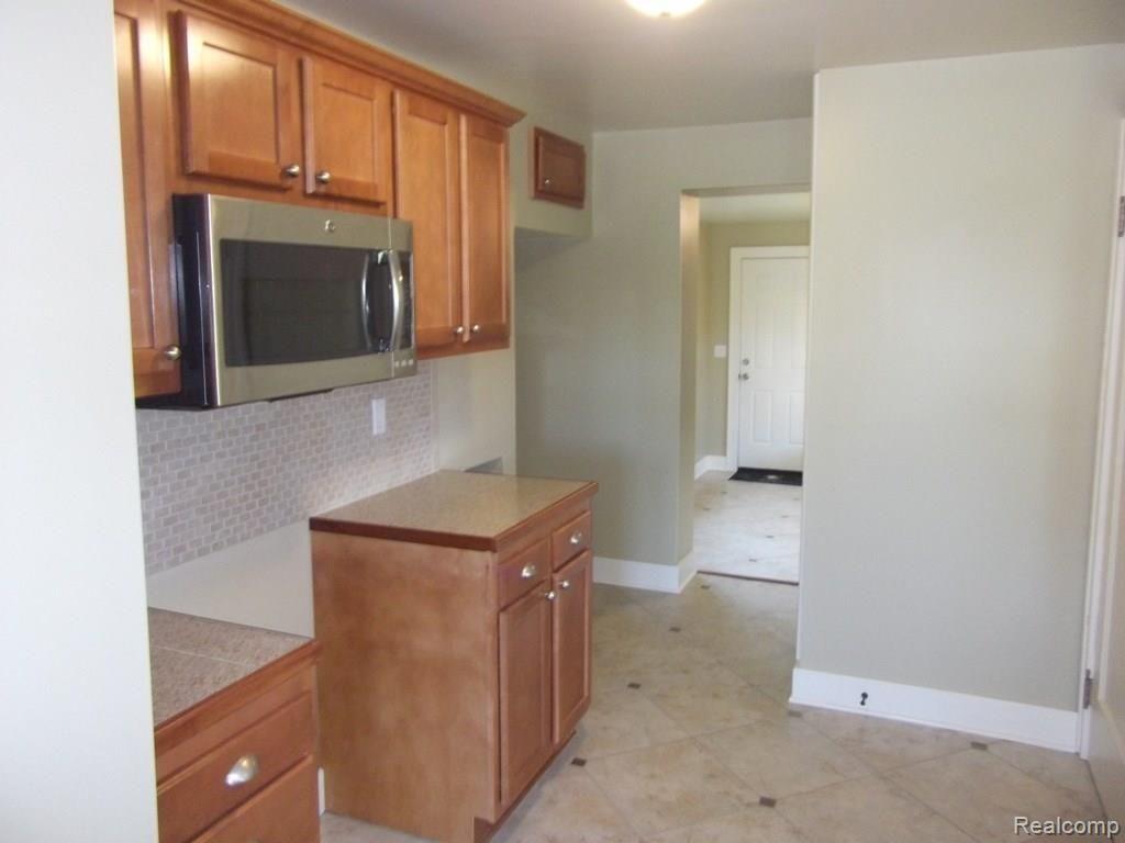 14 West Castle Road Fostoria, MI 48435 - Photo 16 of 39 14 Castle 003.jpg