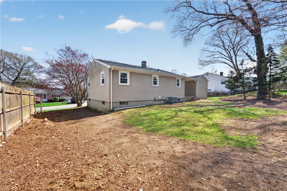45 Winthrop Road Warwick, RI 02888 - Photo 5 of 27
