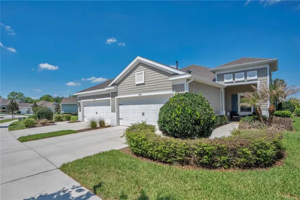 $329,900 | 13541 Circa Crossing Drive, Lithia, FL 33547