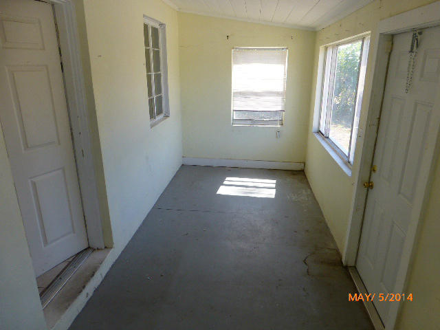 856 West 2nd Street Riviera Beach, FL 33404 - Photo 20 of 22 a view of entryway