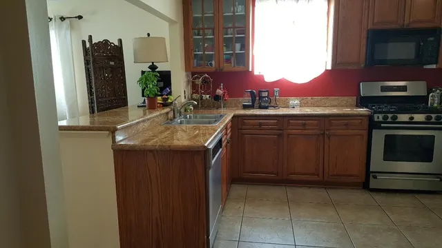 $4,750 | 5122 Lindley Avenue, Encino, CA 91316