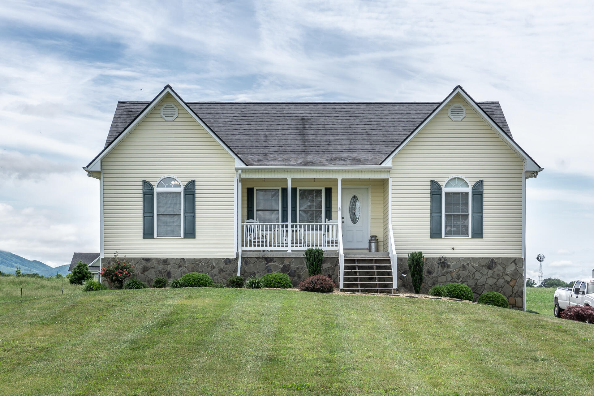 142 Forked Deer Road Greeneville, TN 37743 - Photo 1 of 65 142ForkedDeerG_008