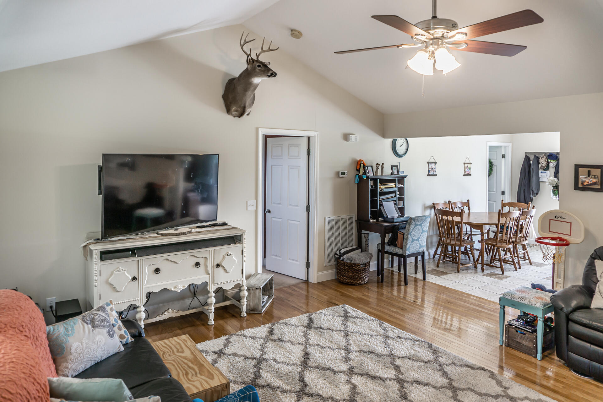 142 Forked Deer Road Greeneville, TN 37743 - Photo 13 of 65 142ForkedDeerG_044