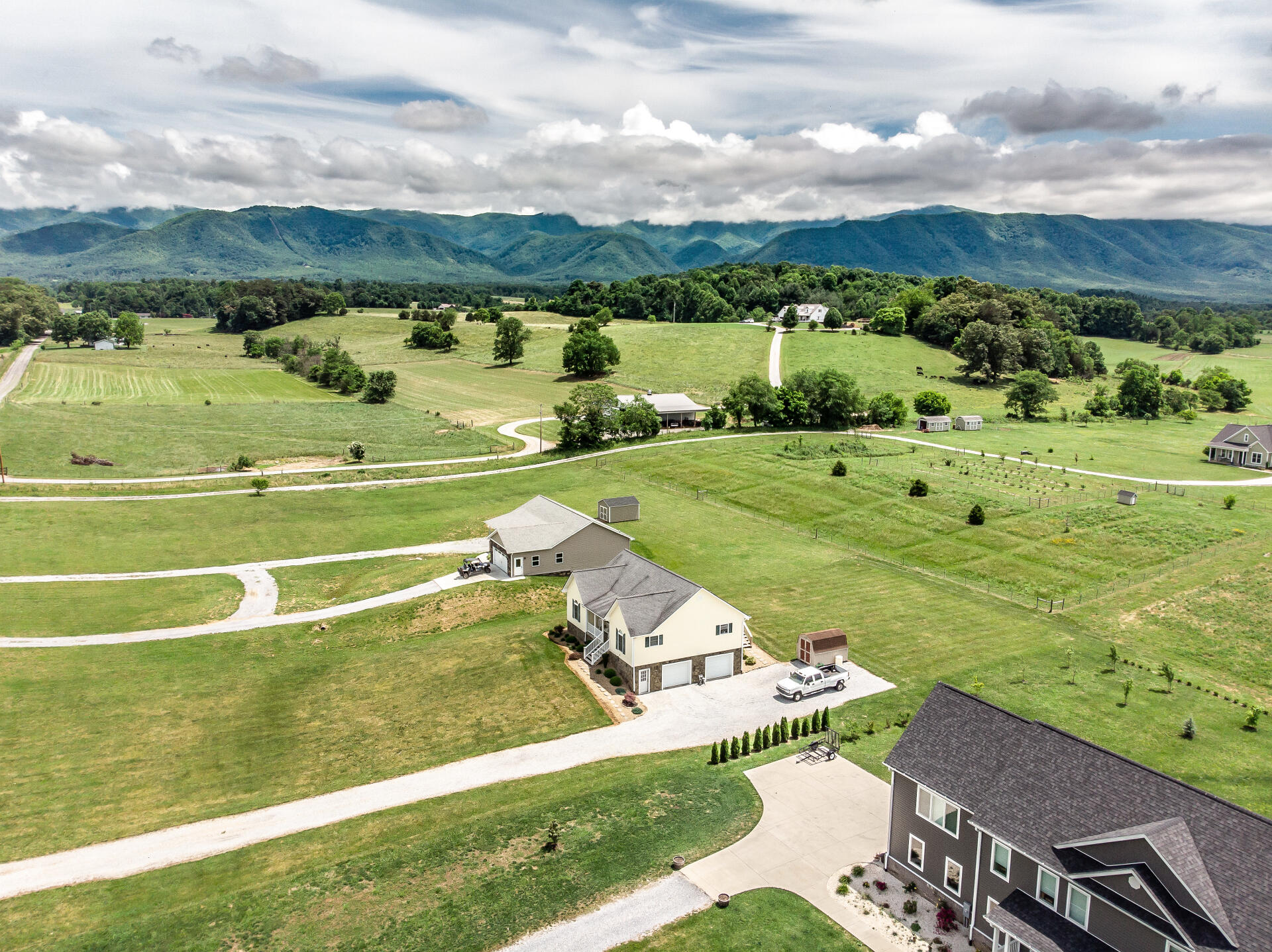 142 Forked Deer Road Greeneville, TN 37743 - Photo 3 of 65 142ForkedDeerG_056