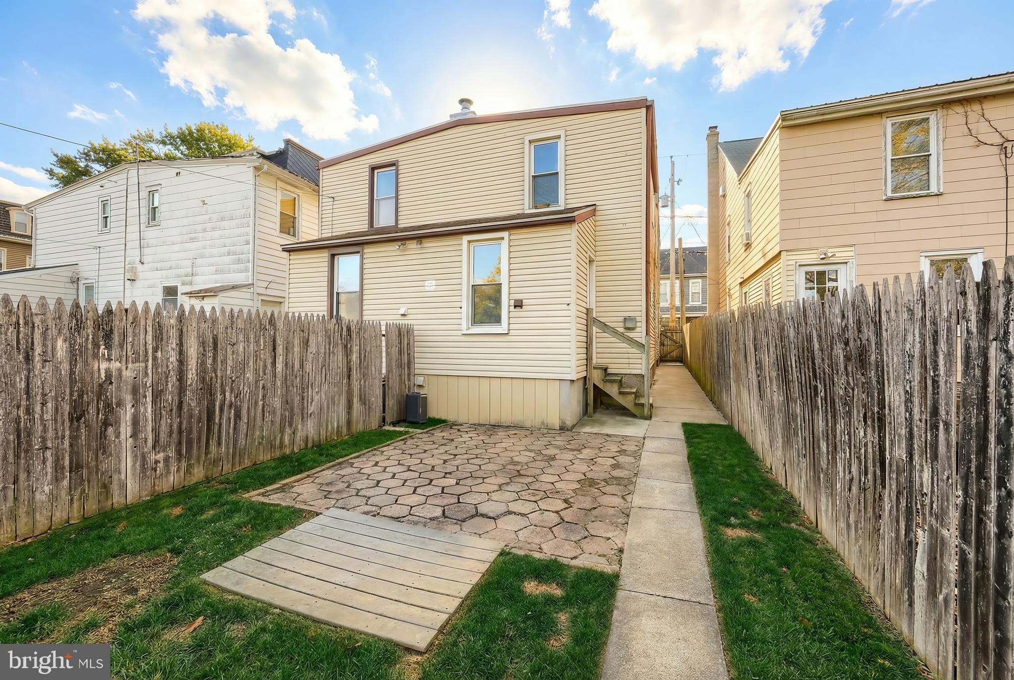 37 West Ferdinand Street Manheim, PA 17545 - Photo 6 of 21