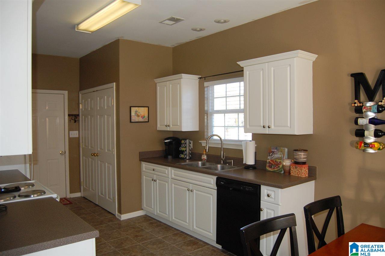 1884 Kent Circle Leeds, AL 35094 - Photo 12 of 45
