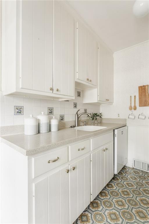 7016 Warwick Road Indianapolis, IN 46220 - Photo 13 of 37 Gallery Image 13