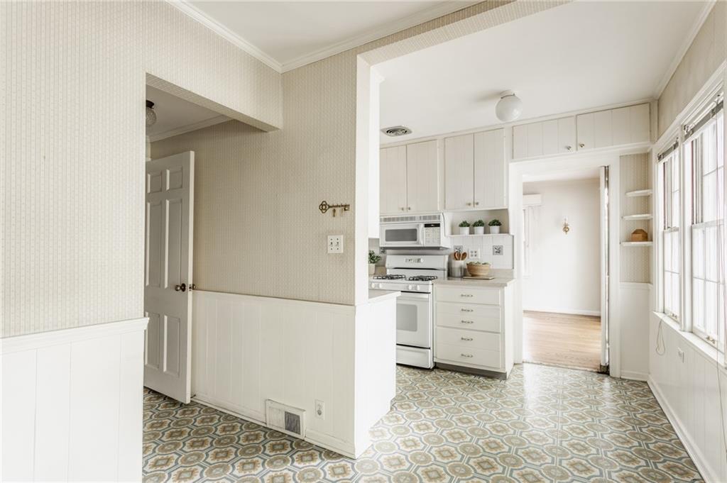 7016 Warwick Road Indianapolis, IN 46220 - Photo 15 of 37 Gallery Image 15