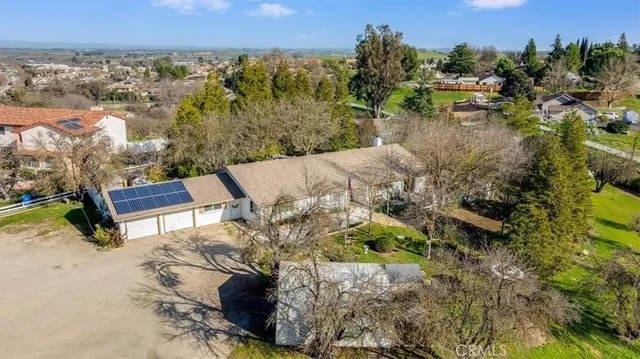$879,000 | 1555 Lyle Lane, Paso Robles, CA 93446