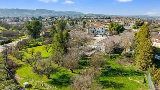 $879,000 | 1555 Lyle Lane, Paso Robles, CA 93446