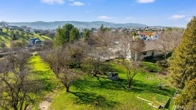 $879,000 | 1555 Lyle Lane, Paso Robles, CA 93446