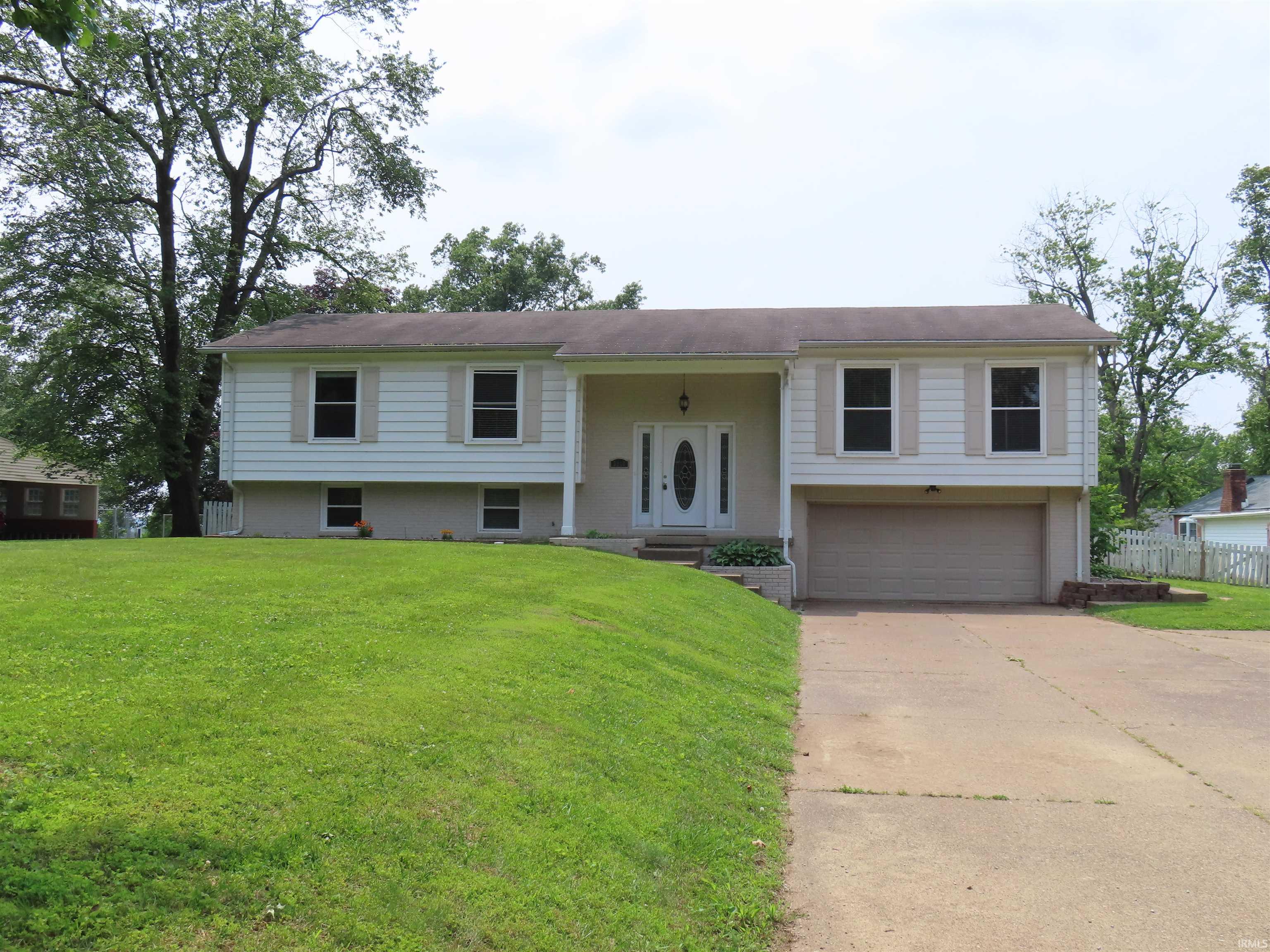 3910 Stringtown Road Evansville, IN 47710 - Photo 1 of 29 Gallery Image 1