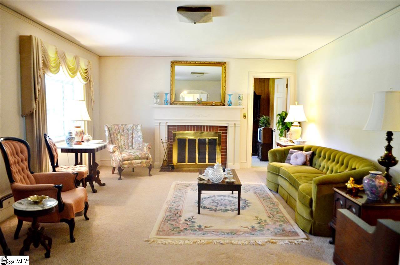310 South Watson Road Taylors, SC 29687 - Photo 5 of 31 Gallery Image 5