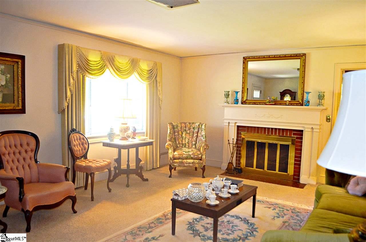 310 South Watson Road Taylors, SC 29687 - Photo 6 of 31 Gallery Image 6