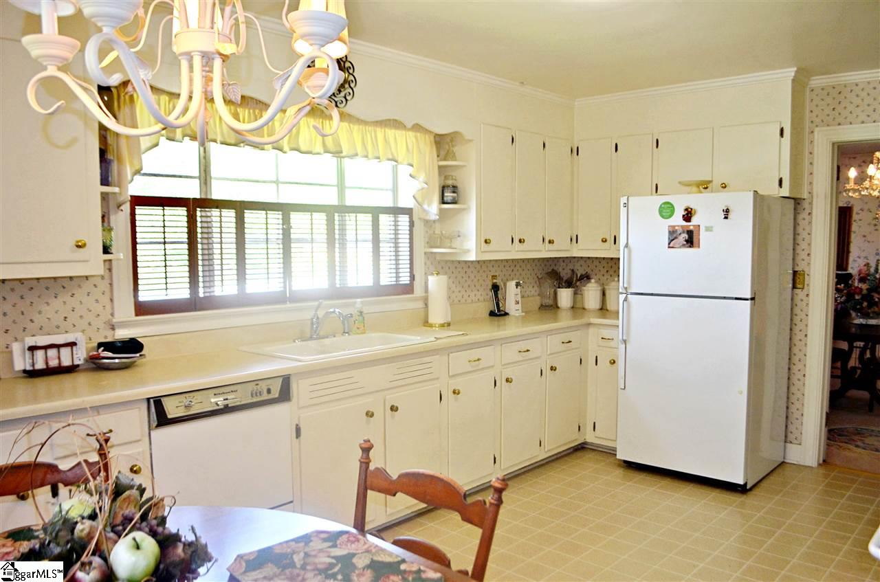 310 South Watson Road Taylors, SC 29687 - Photo 9 of 31 Gallery Image 9