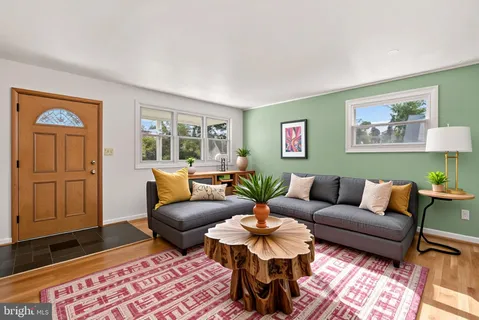 $474,000 | 8700 50th Place, College Park, MD 20740