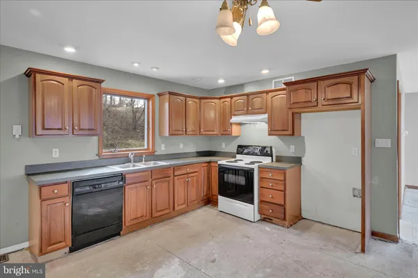 $375,000 | 960 Fabers Road, Reading, PA 19606
