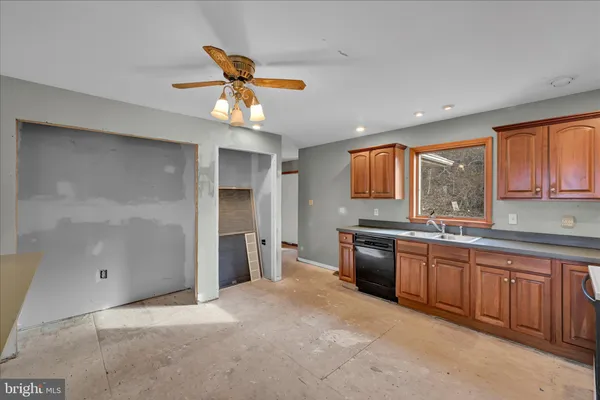 $375,000 | 960 Fabers Road, Reading, PA 19606