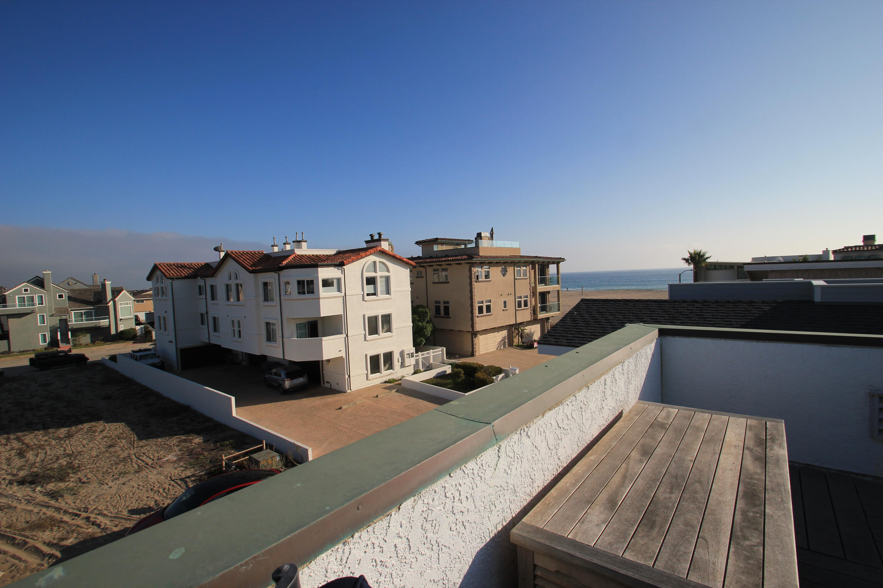 5235 Sealane Way Oxnard, CA 93035 - Photo 32 of 57 a view of a living room and kitchen