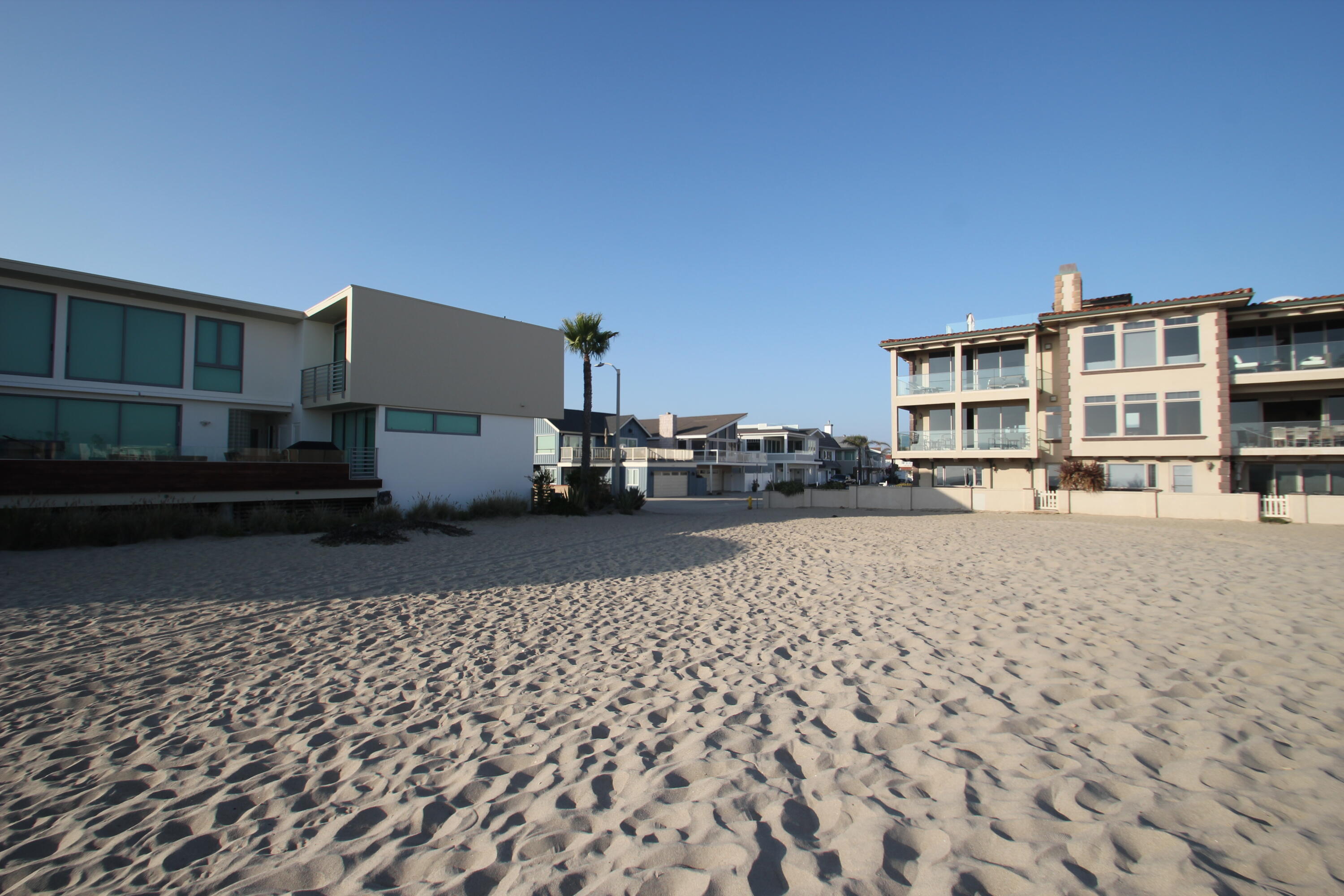 5235 Sealane Way Oxnard, CA 93035 - Photo 50 of 57 a living room with a couch