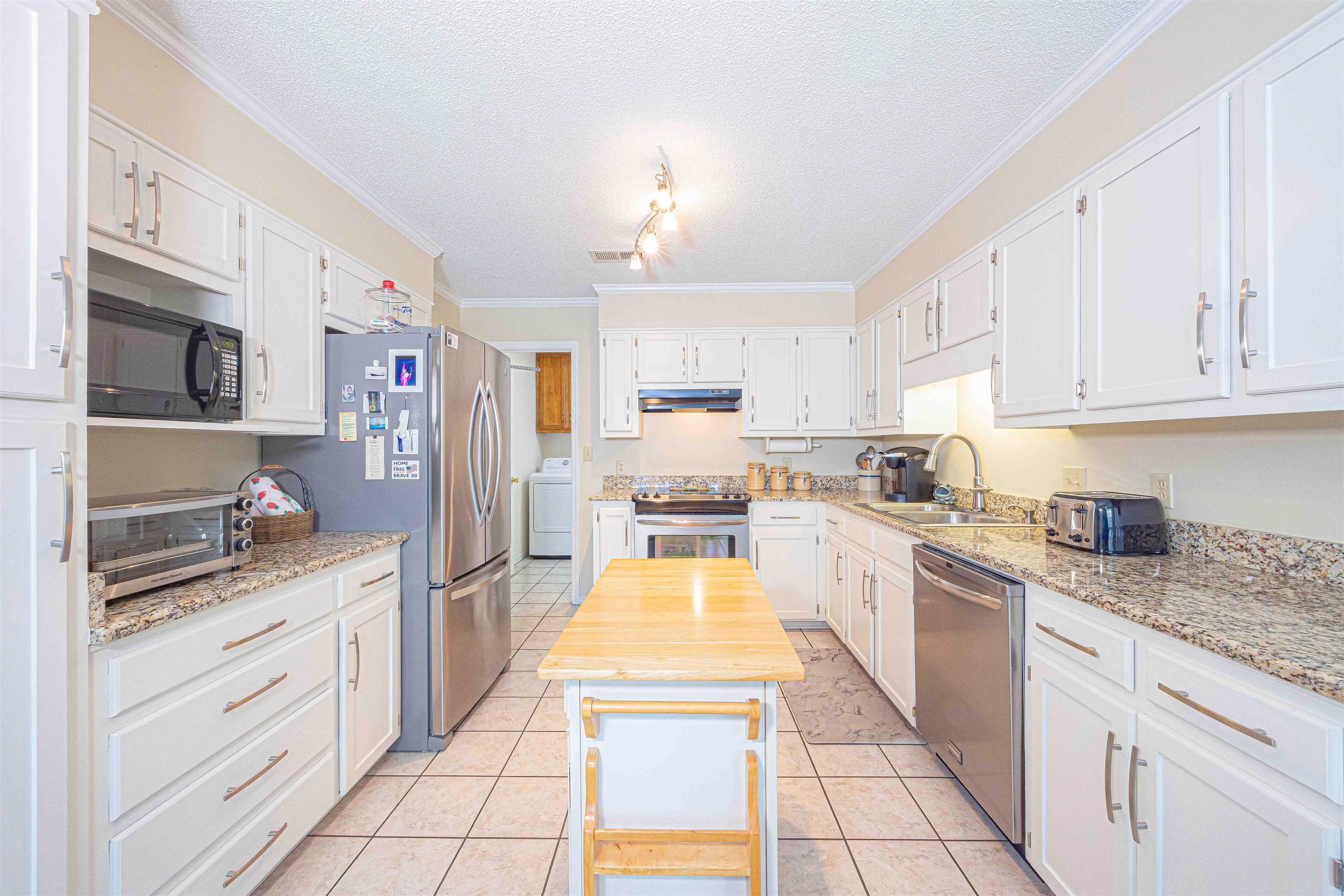 485 Ridgewood Drive Daphne, AL 36526 - Photo 19 of 38 Kitchen