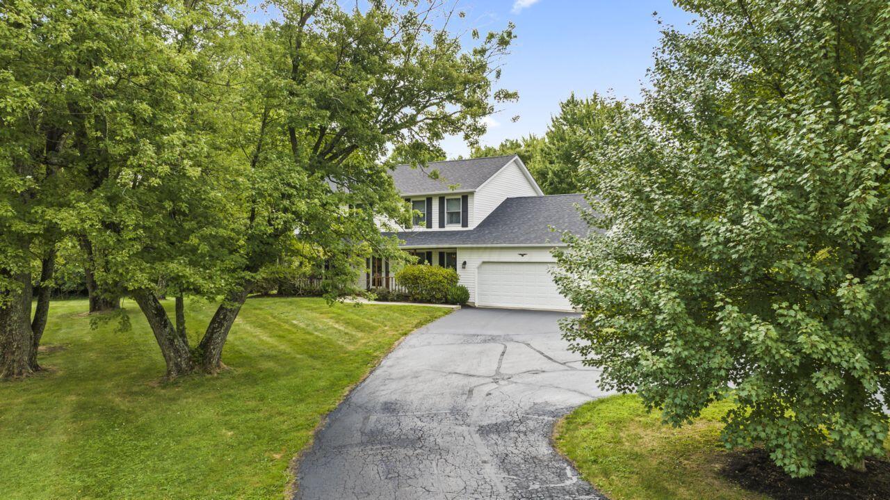 1550 Swans Road Northeast Newark, OH 43055 - Photo 51 of 65 Driveway to Home