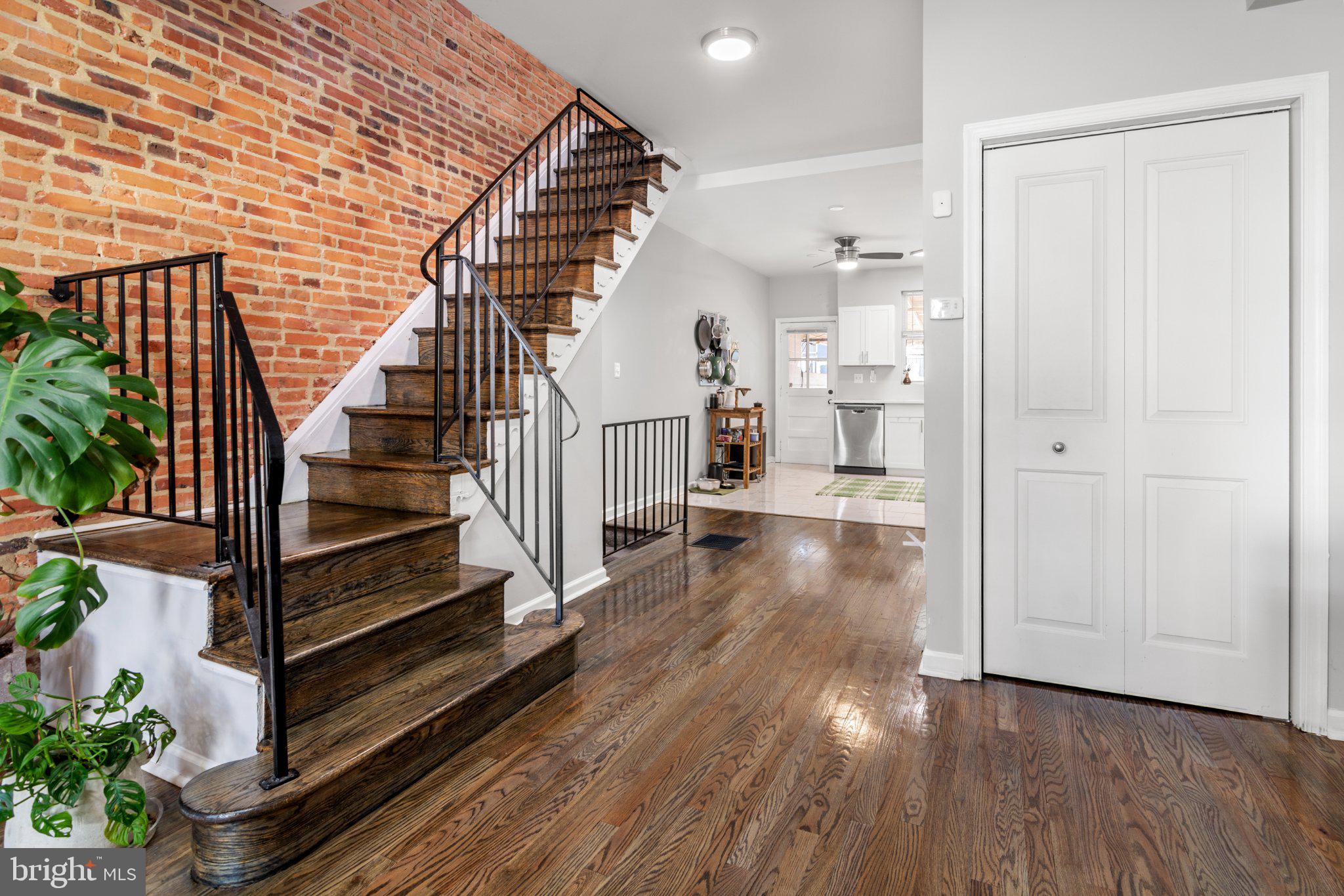505 South Lehigh Street Baltimore, MD 21224 - Photo 3 of 35