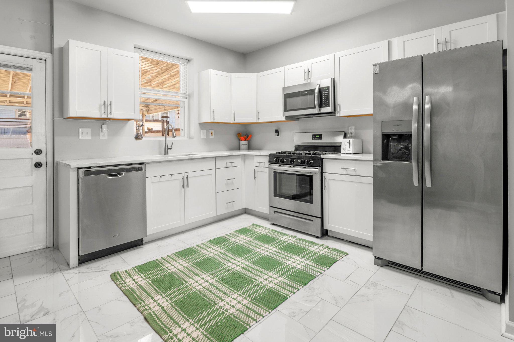 505 South Lehigh Street Baltimore, MD 21224 - Photo 8 of 35