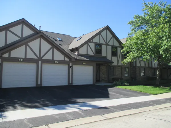 $259,900 | 544 Elizabeth Drive, Unit 544, Wood Dale, IL 60191