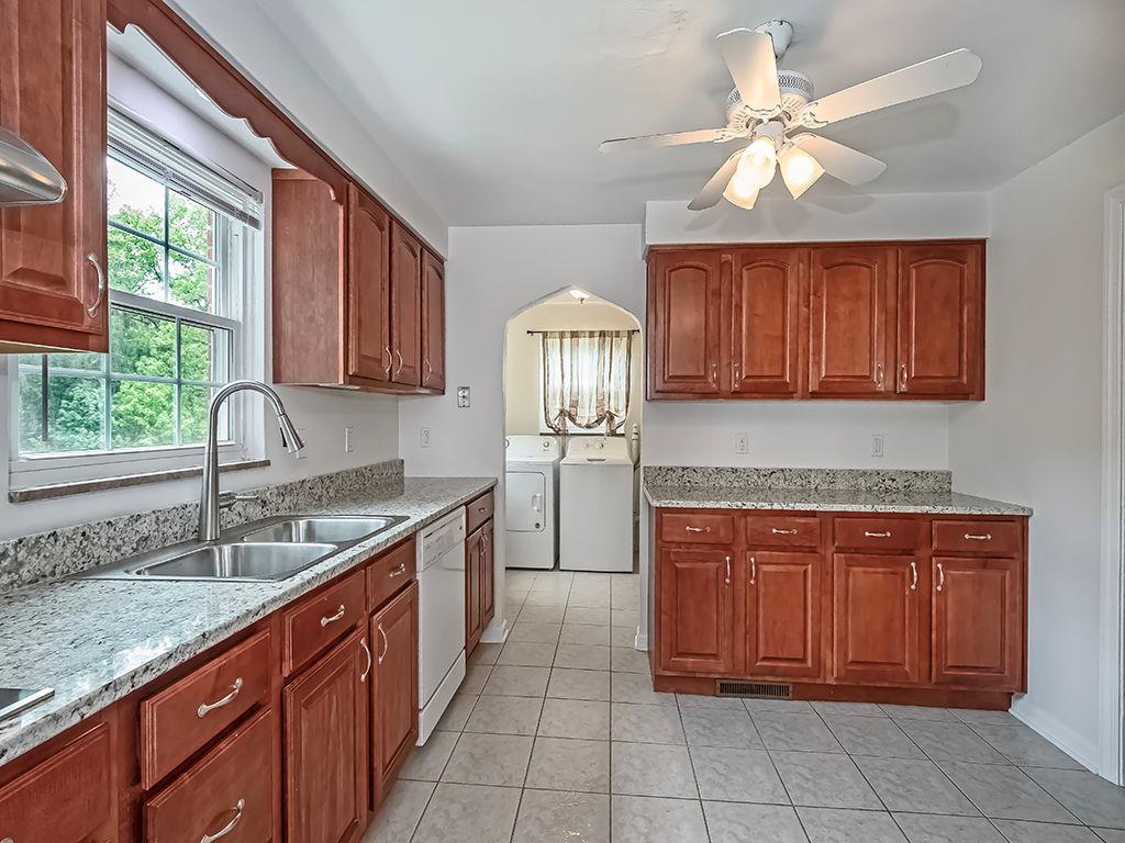 212 Hays Road Pittsburgh, PA 15241 - Photo 5 of 23