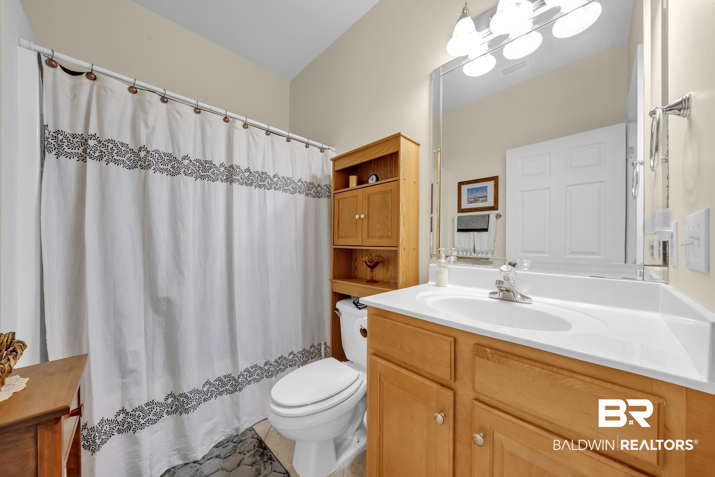129 Mark Twain Loop Foley, AL 36535 - Photo 23 of 46 Bathroom