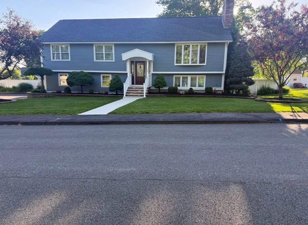 10 Dean Street Hudson, MA 01749 - Photo 2 of 40